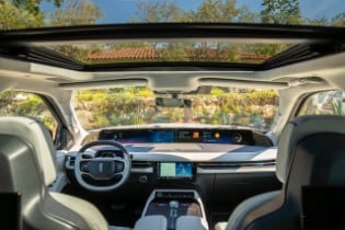2025 Lincoln Navigator Black Label Atmospheric